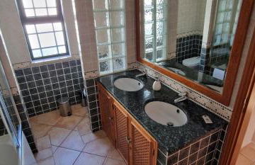 Villa Pretty Stunning House with Garden and Private Swimming Pool - Foto 19