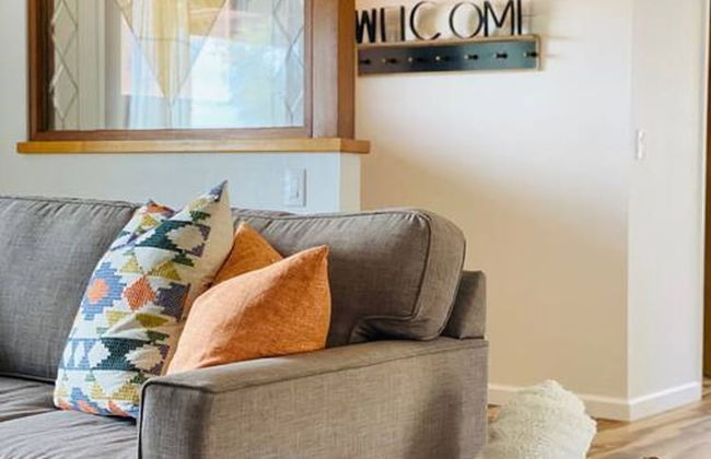 Cozy Rustic Home Minutes to Joshua Tree Nat l Park - Photo 8