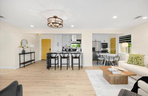 Luxurious Newly Remodeled 4 Bedroom Home with Large Backyard near Disneyland - Foto 20