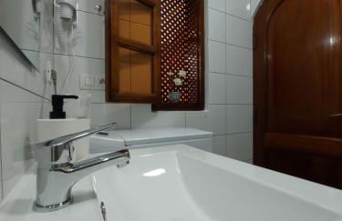 Private Sunny Terrace Studio - Secure Bike or Board Lockup - Foto 12