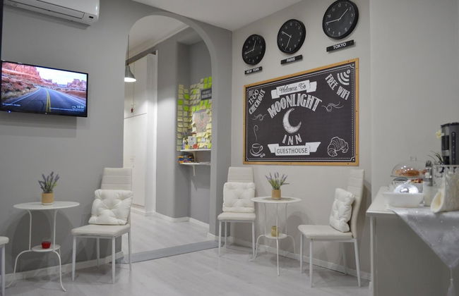 Moonlight Inn Guest House - Photo 32