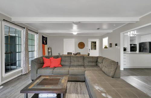 Piney Woods I Ping Pong I By SHSU I TV I Sleeps 11 - Foto 14