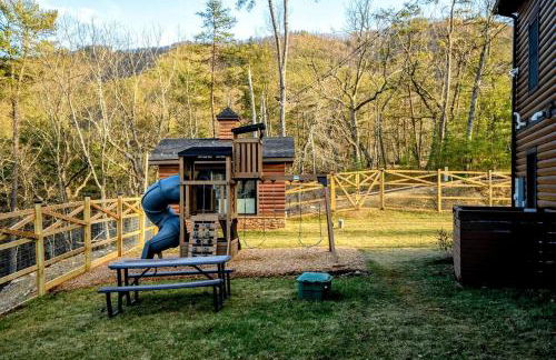 Luxurious A-Frame Mountain Retreat with Hot Tubs & Game Room Near Seneca Rocks, Milam, WV - Foto 55