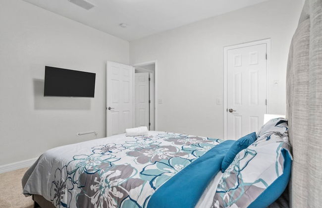 Stylish One Level Home Ping Pong Foosball Yard - Foto 24