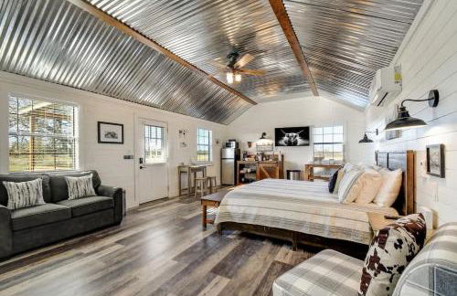 Holy Cow Cottage With Amazing Hill Country Views - Photo 22