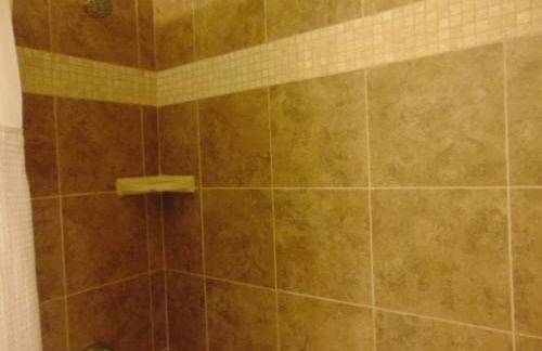 H13 Ocean Walk Resort 2bdrm 2 bath downstairs great beds Great view and always a great breeze - Foto 9