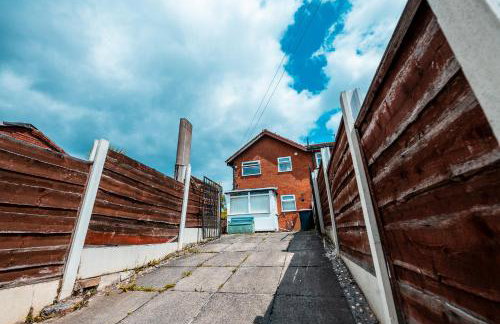 Family & Group Stay in Manchester - Free Parking - Foto 19