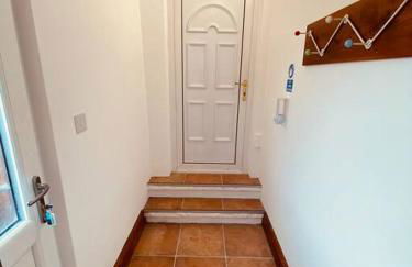 Luxury 2 bed apt 4 mins from M6 J44 pet friendly, - Foto 6