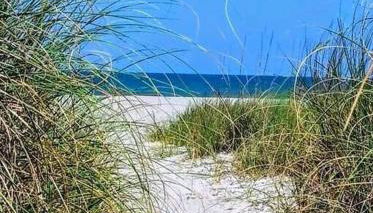 Luxury 2/2 private oasis w/Hot Tub walk to Beach - Foto 5