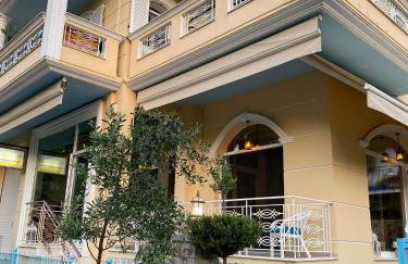 Royal's Studios - Photo 40