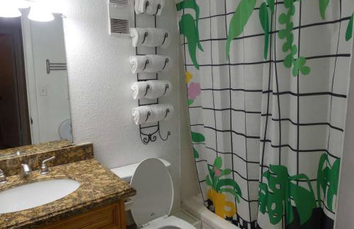 Beautiful 2-Bedroom Condo Near Universal and other Orlando Attractions, King Bed & Wi-Fi - Foto 26