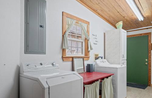 Wonderland Cabin - Enchanting Lakeside Sanctuary - Foto 6