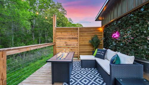 Flight of Fancy Vintage Airstream Rental - Foto 2