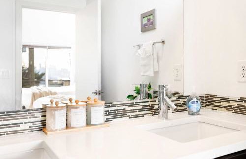 Designer Fremont Retreat w Mount Views & Office - Photo 25