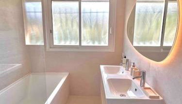 Superbe 6 couchages - 200m de la mer - Terrasse - Climatisation - Foto 2