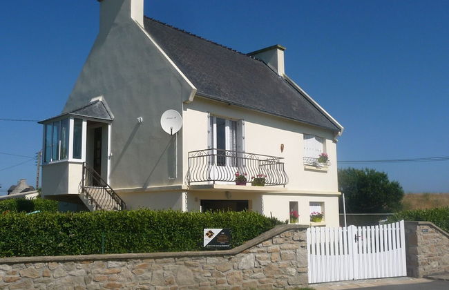 House in Treompan Near Sandy Beach - Photo 18