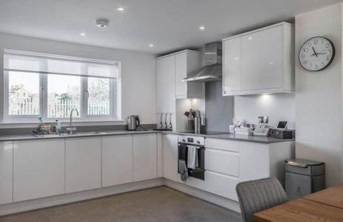 Beach Mews - Modern townhouse with patio and private parking - Photo 32