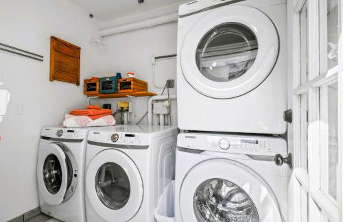 1926 Mediterranean Home with Heated Pool Sleeps 12 - Foto 40