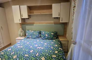 Fawn Lodge, Kelling Heath - Woodland Setting and Pets Welcome - Photo 37