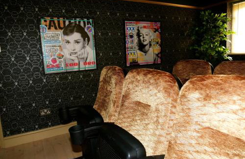 Deluxe 4 5 Bed Hot Tub Cinema Room 15 - Photo 15