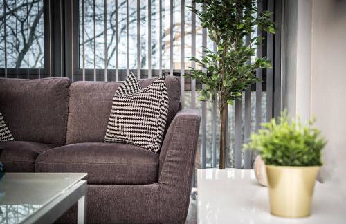 Liverpool City Centre with Free Parking - Sleeps 6! - Photo 24