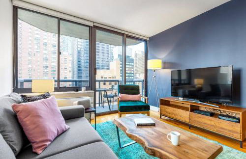 1BR nr Times Sq w Indoor rooftop Gym NYC-141 - Foto 3