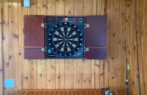 Unforgettable 4 bedroom 3 bath waterfront cabin - Photo 38