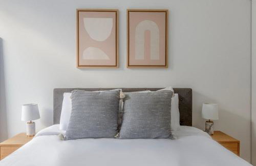 Loop jr 1br w game room nr park riverwalk CHI-1013 - Photo 10