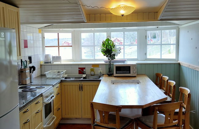 Charming 2-bed House at the Lake Close Gustavsfors - Foto 13