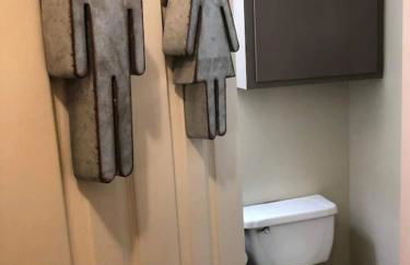 No Checkout Work! NEW Family Friendly Stay! - Photo 15