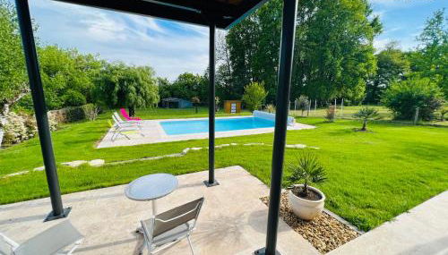 Les Mazades à 10 min de Périgueux avec piscine chauffée, meublé de tourisme classé 3 étoiles - Foto 3