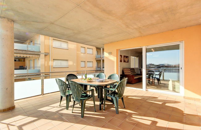 Apartment With Scenic View - Photo 26