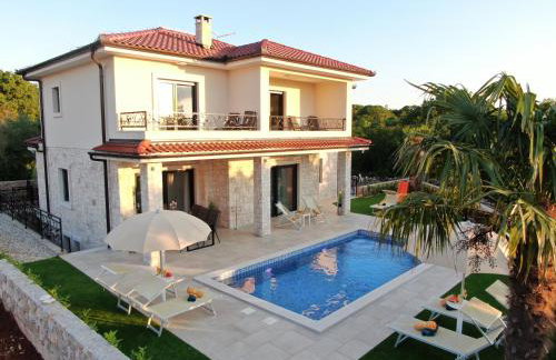 Luxury Villa Sara with Jacuzzi in Malinska - Foto 3