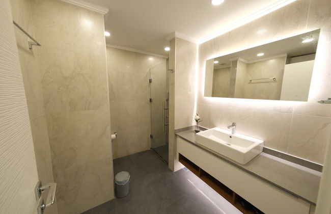 Sky Garden Suites - Photo 19