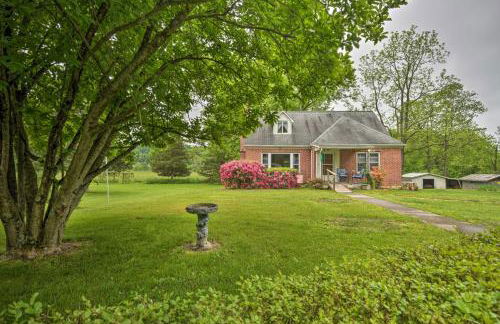 Cozy Family Home with Kayaks, Dock and Fire Pit! - Foto 30