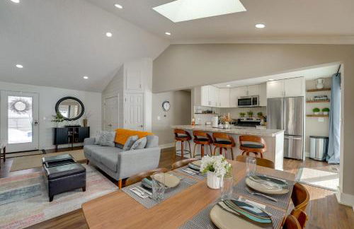 Hike, Fish and Golf Waterfront Gem on Camp Lake! - Foto 6