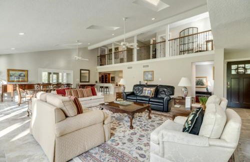 Stunning Waterfront Rental Property with Private Dock and Pool - Foto 8