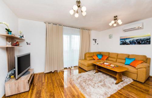 Over the skyline - Photo 21