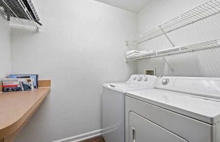 2 MI to USF + Long Term Stays allowed + Gym + Pool - Foto 17