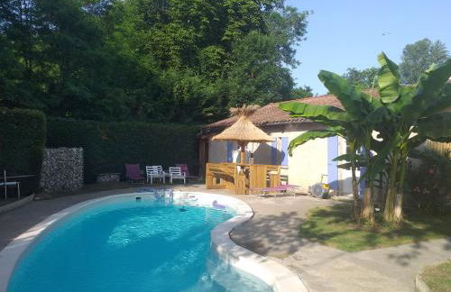 Chez Celine et Philippe appartement dans propriété de charme avec piscine - Foto 4