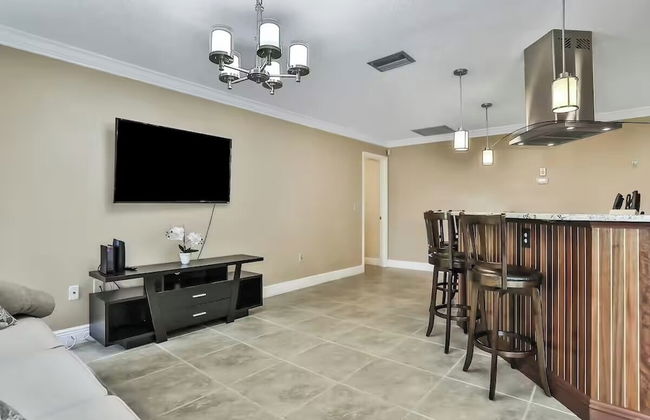 Renovated 3BR Dog Friendly Pond View W/D - Foto 17