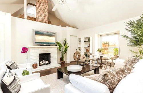 Chic Beach Bungalow 3 Blocks from the Sand - Foto 2