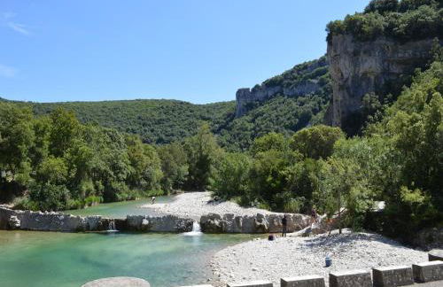 Lovely house with grass garden, shared swimmingpool, next to the river Ardèche - Foto 57