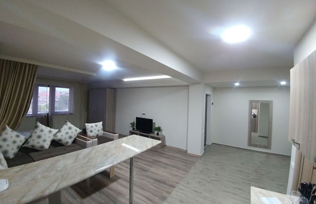 Cross Apartments and Tours - Photo 23