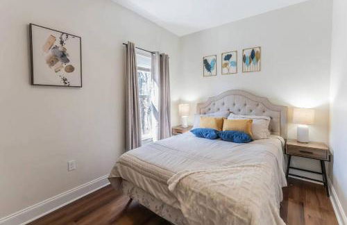 Modern 5BR with Full Kitchen, Game Room, Fenced Yard and BBQ Grill - Foto 17