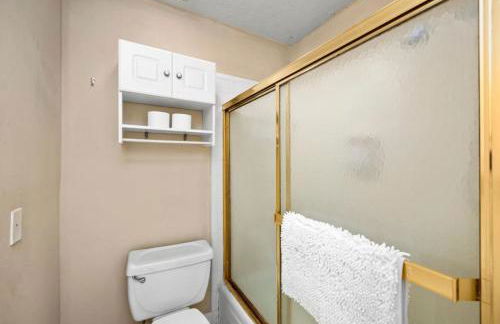 Modern Montrose 2BR Townhome Sleeps 10 with Gated Parking - Foto 14
