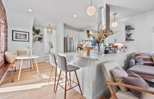 Luxe OB Home, Walk to Beach, Sauna, and Backyard - Photo 2