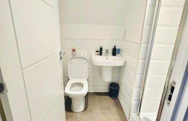 Modern 3-Bed plus Office - Walk to Bicester Village - Foto 29