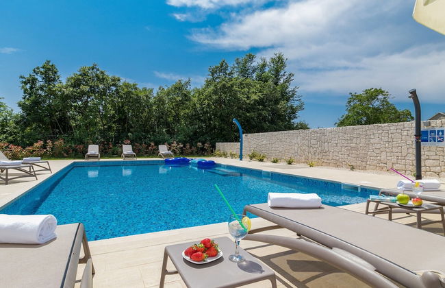 Luxurious Villa in Butkovici with Pool & Hot Tub - Foto 21