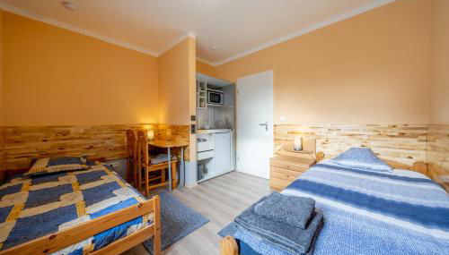 Ein Privatzimmer mit Fußbodenheizung und Pantryküche in der Nähe der Messe Dusche und WC werden gemeinschaftlich genutzt - Foto 3